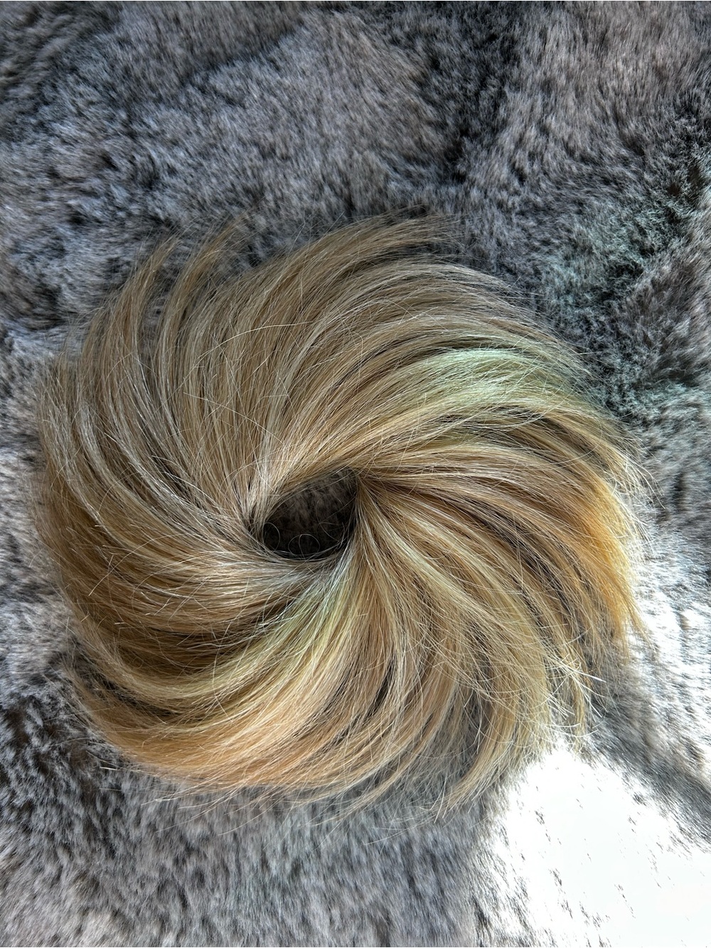 Blonde ponytail holder Hair Bun - Natural Blonde